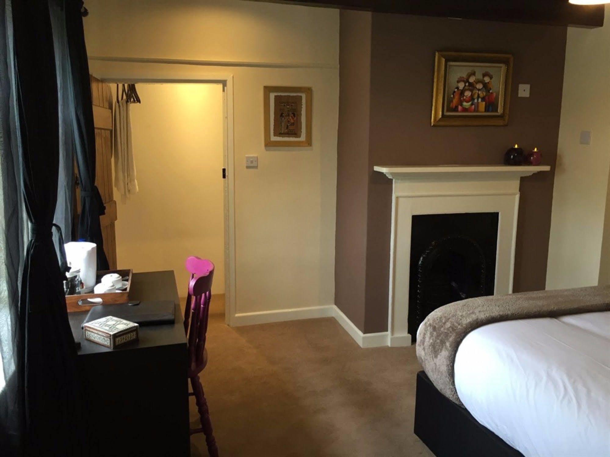 The Wheatsheaf Hotel มันด์สลีย์ ภายนอก รูปภาพ