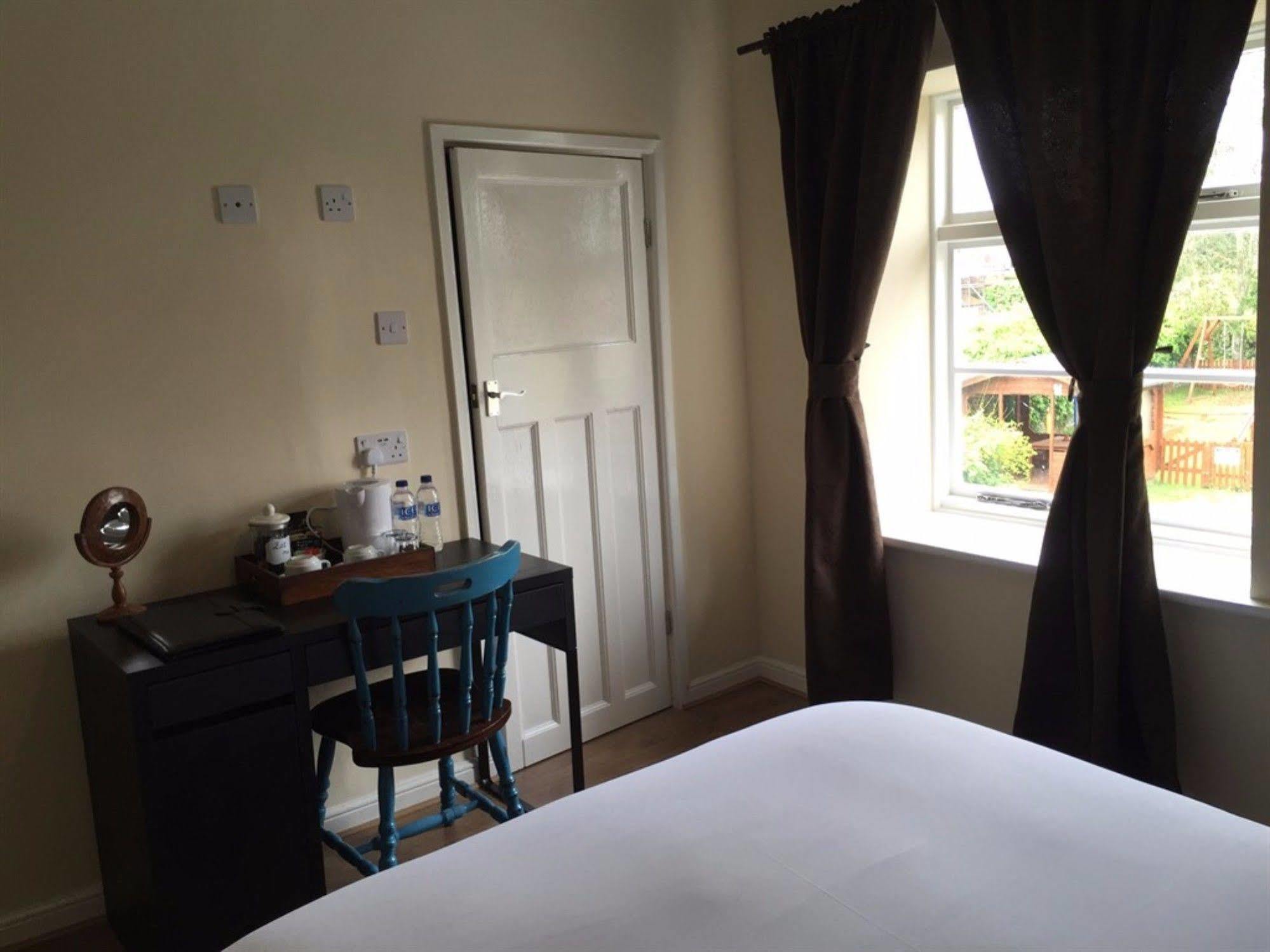 The Wheatsheaf Hotel มันด์สลีย์ ภายนอก รูปภาพ